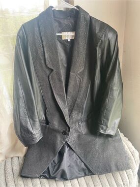 Winlet Vintage Women's Black Leather and Suede Coat- Classic Tailored Style